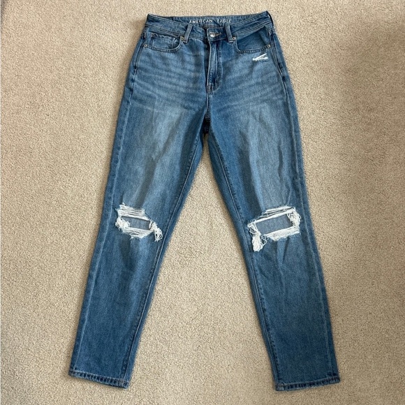American eagle comfort blue distressed high rise mom jean’s - Picture 1 of 7
